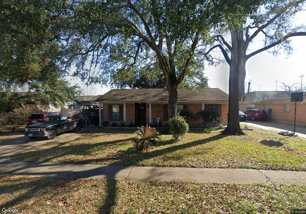 8802 Sunnywood Dr, Houston, TX 77088 - photo 1