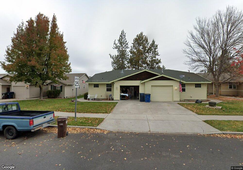 1931 NW Elm Ave, Redmond, OR 97756 - photo 1