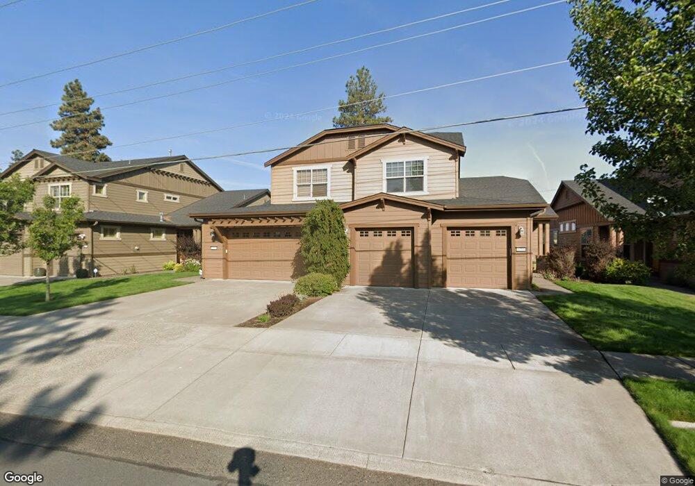 879 SW Blakely Ct, Bend, OR 97702 - photo 1