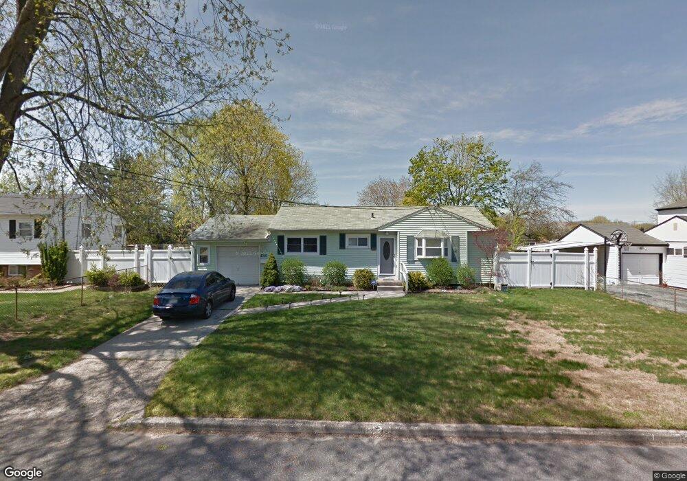 2710 Heather Ave, Medford, NY 11763 - photo 1