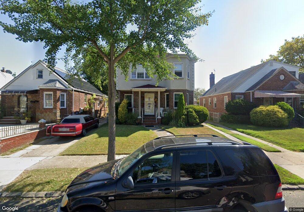 5841 190th St, Fresh Meadows, NY 11365 - photo 1