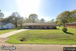 625 Franklin St, Newhebron, MS 39140