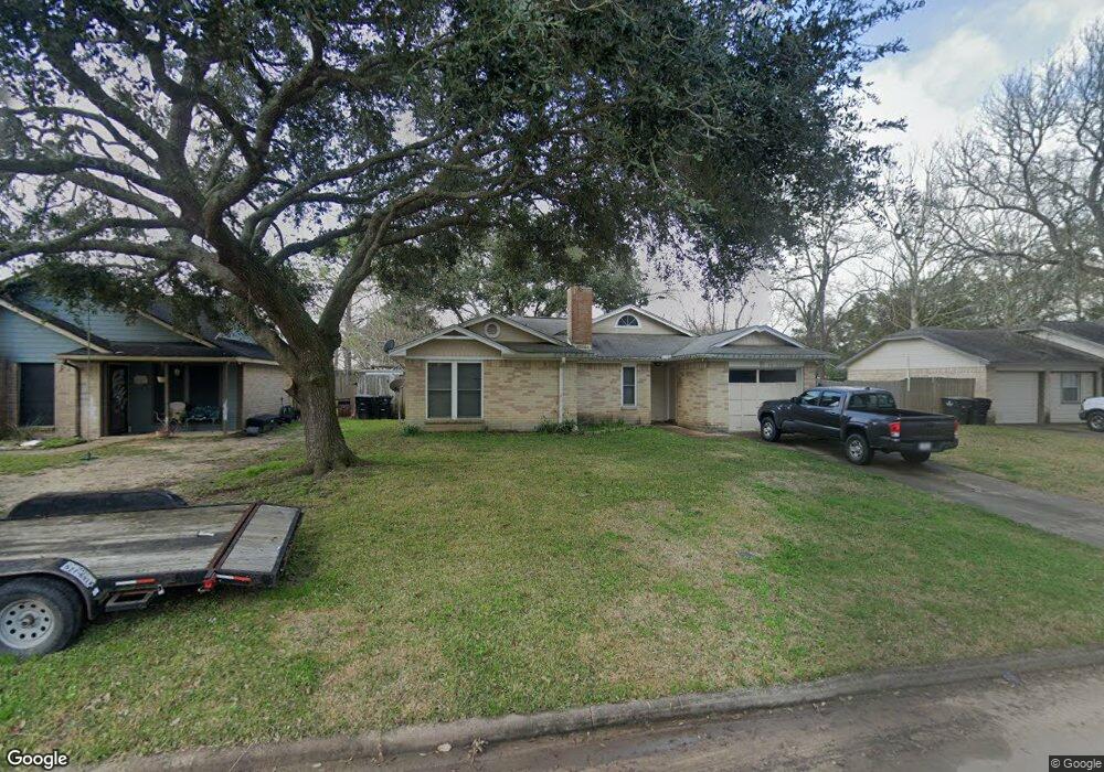 2805 Mockingbird Dr, Alvin, TX 77511 - photo 1