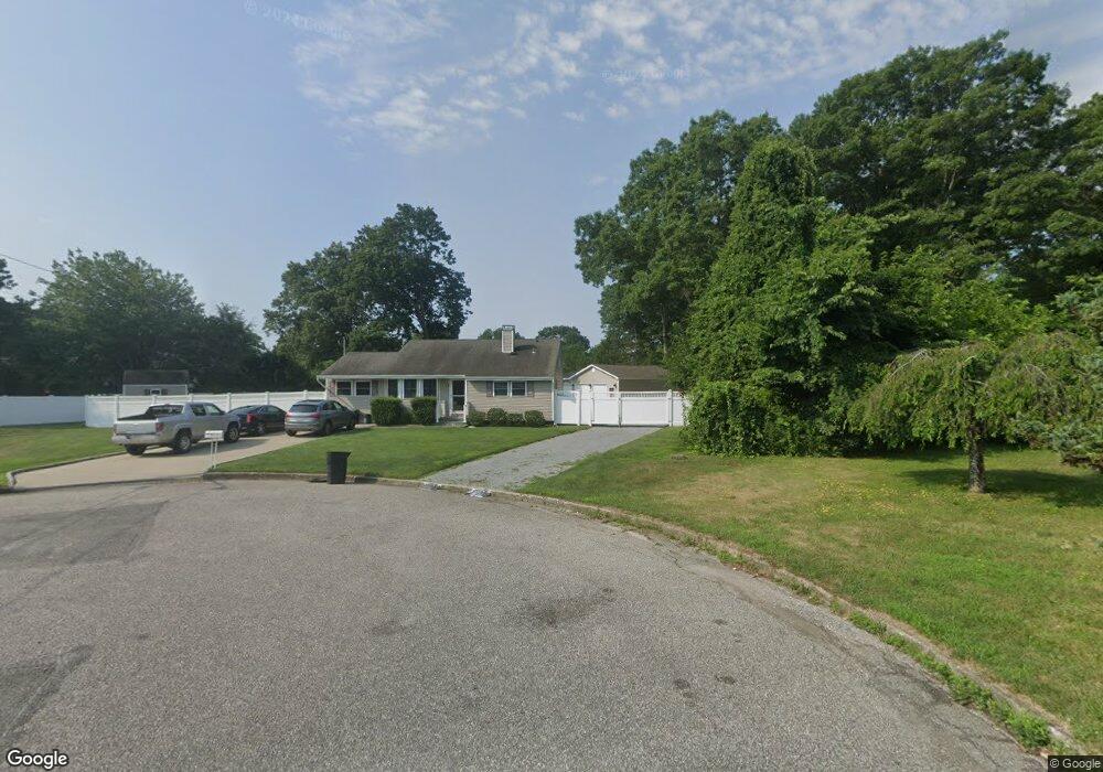 2810 Sandra Ct, Medford, NY 11763 - photo 1