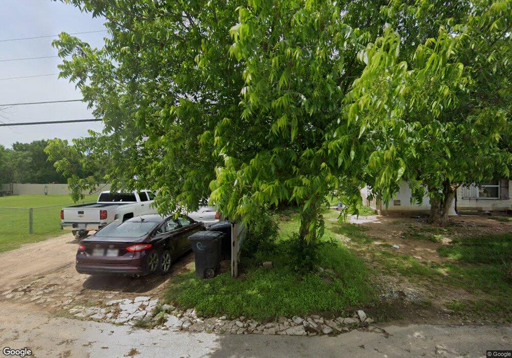 209 Cleveland St, Cleburne, TX 76031 - photo 1