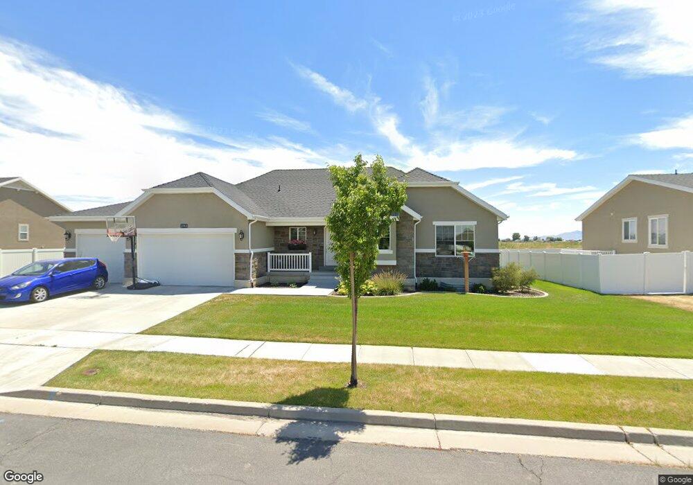 3743 W Hooded Crane Dr, Clinton, UT 84015 - photo 1