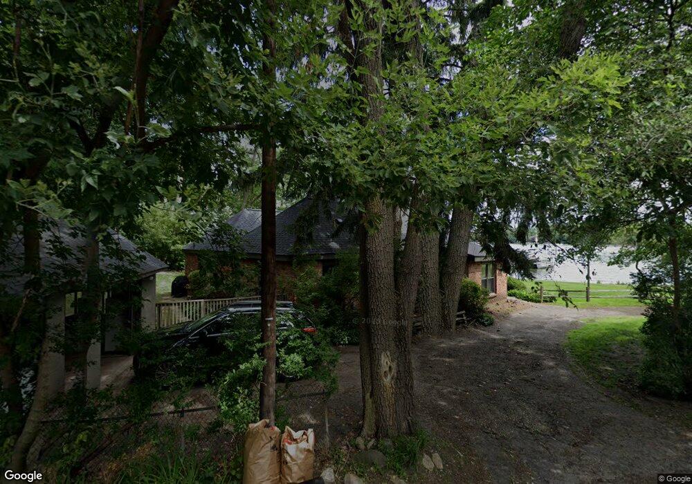 7140 Willow Rd, West Bloomfield, MI 48324 - photo 1