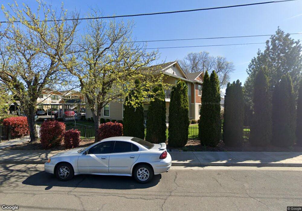 406 N 1st St, Central Point, OR 97502 - photo 1