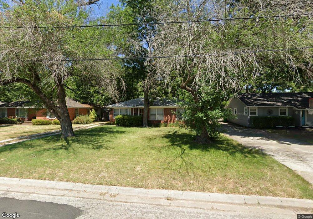 904 S Rusk St, Gainesville, TX 76240 - photo 1