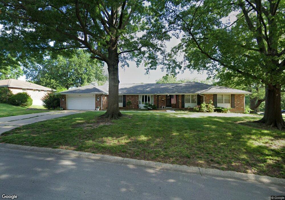 10906 W 53rd St, Shawnee, KS 66203 - photo 1