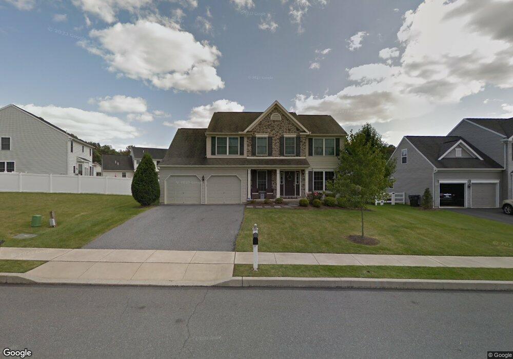 49 Bent Brook Cir, Reading, PA 19606 - photo 1