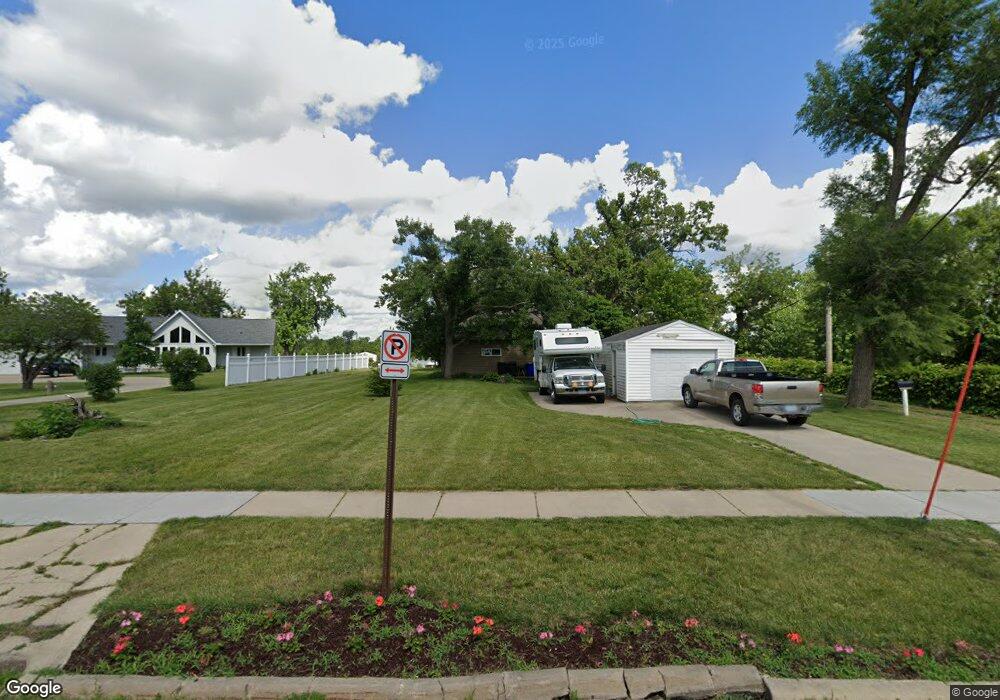 1733 Ellis Blvd NW, Cedar Rapids, IA 52405 - photo 1