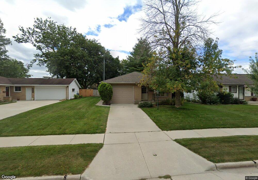 2027 Markham St, Manitowoc, WI 54220 - photo 1