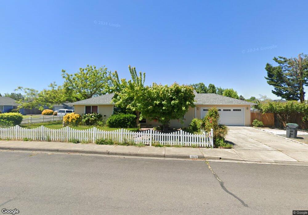 1105 Coachman Dr, Central Point, OR 97502 - photo 1