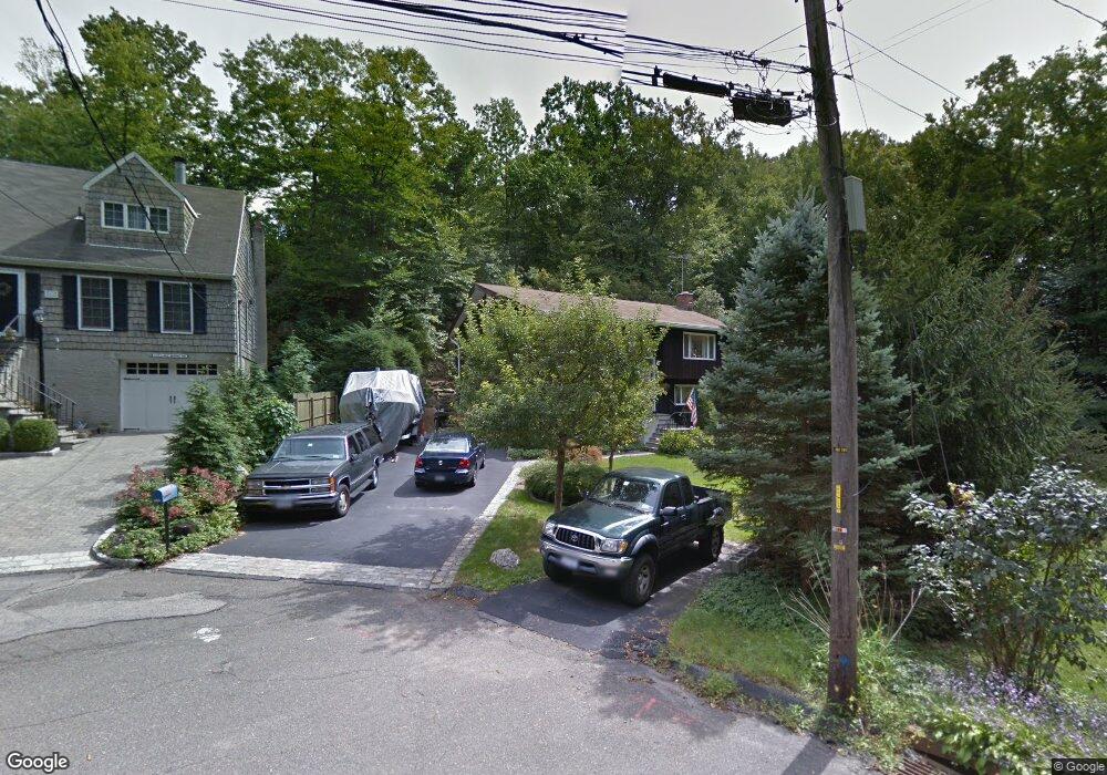 365 Lake Shore Dr, Pleasantville, NY 10570 - photo 1