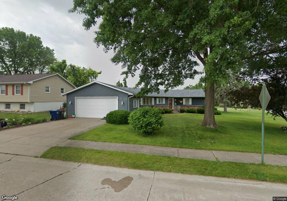 4605 Warren St, Davenport, IA 52806 - photo 1
