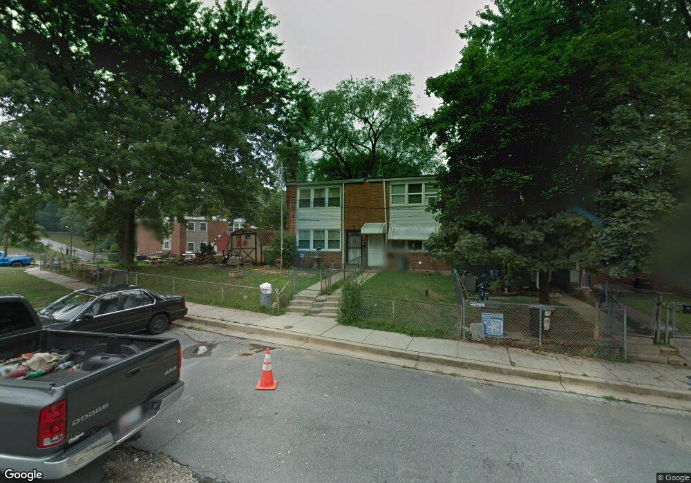 425 Burbank Ct, Halethorpe, MD 21227 - photo 1