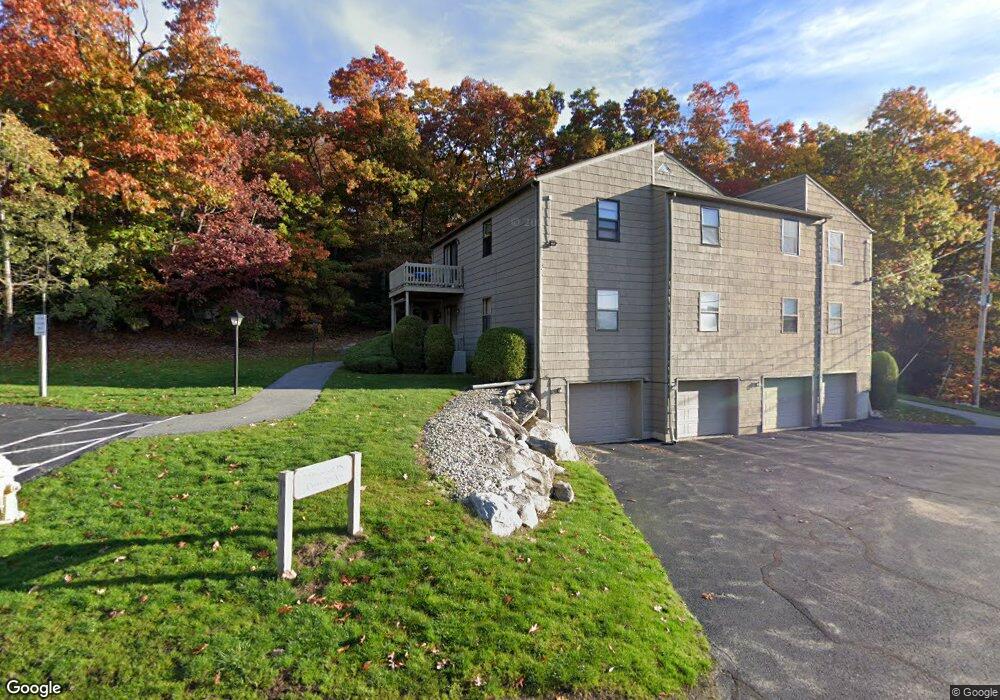 704 Pinewood Dr unit 4, Smithfield, RI 02917 - photo 1