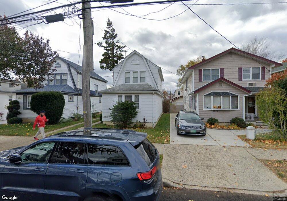 8532 261st St, Floral Park, NY 11001 - photo 1