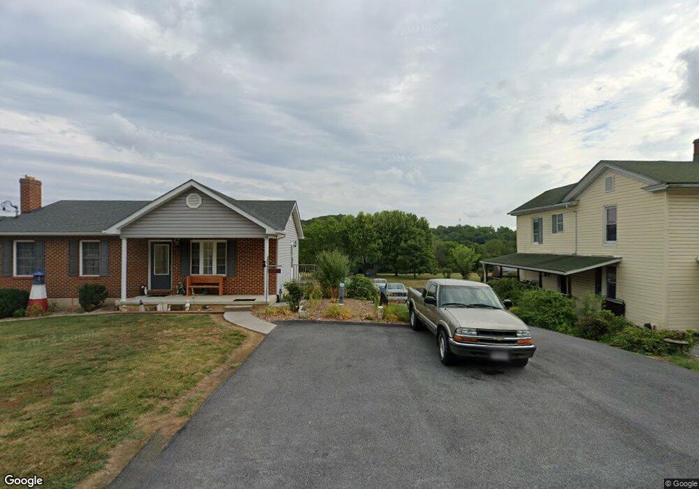 228 W Duck St, Front Royal, VA 22630 - photo 1