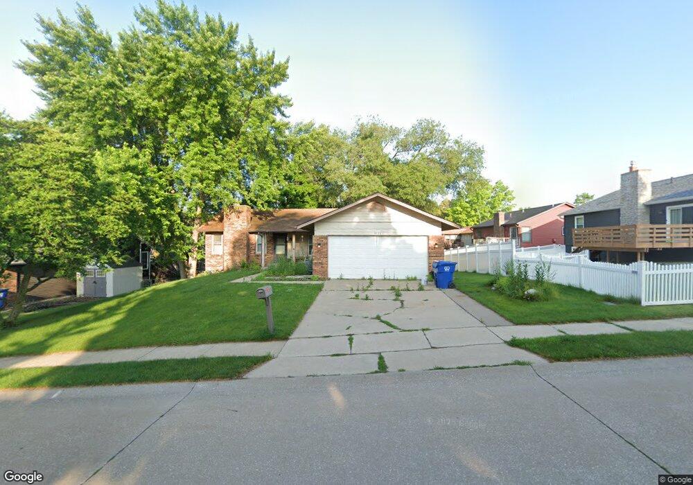 4628 Washington St, Davenport, IA 52806 - photo 1