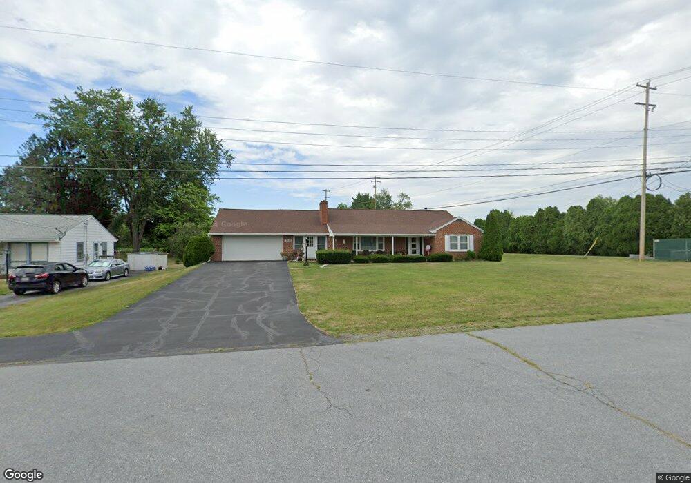 17608 Woodlawn Dr, Hagerstown, MD 21740 - photo 1