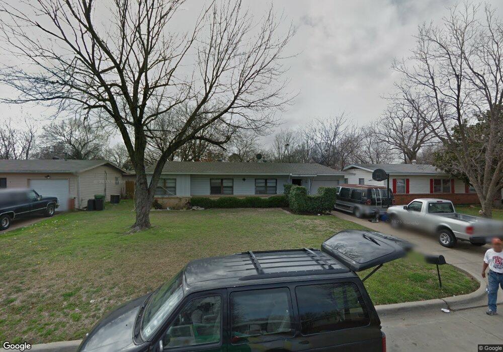 728 Greenway Dr, Hurst, TX 76053 - photo 1