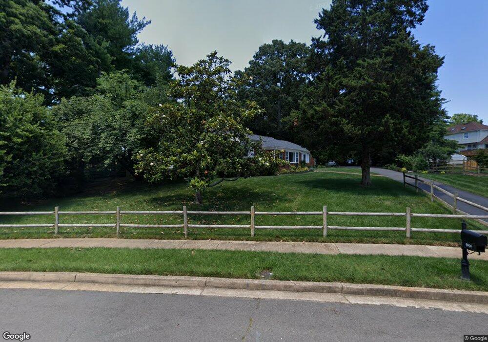 8504 Tysons Ct, Vienna, VA 22182 - photo 1