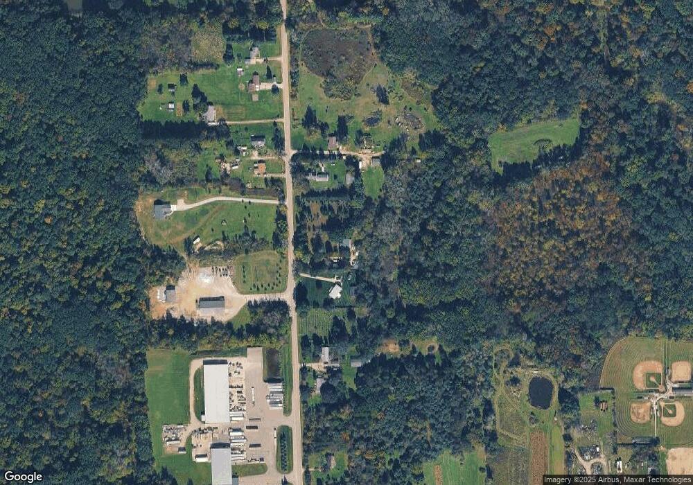 160 N Mapleleaf Rd, Lapeer, MI 48446 - photo 1