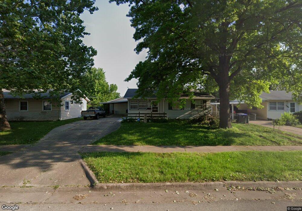 711 SE 35th St, Topeka, KS 66605 - photo 1