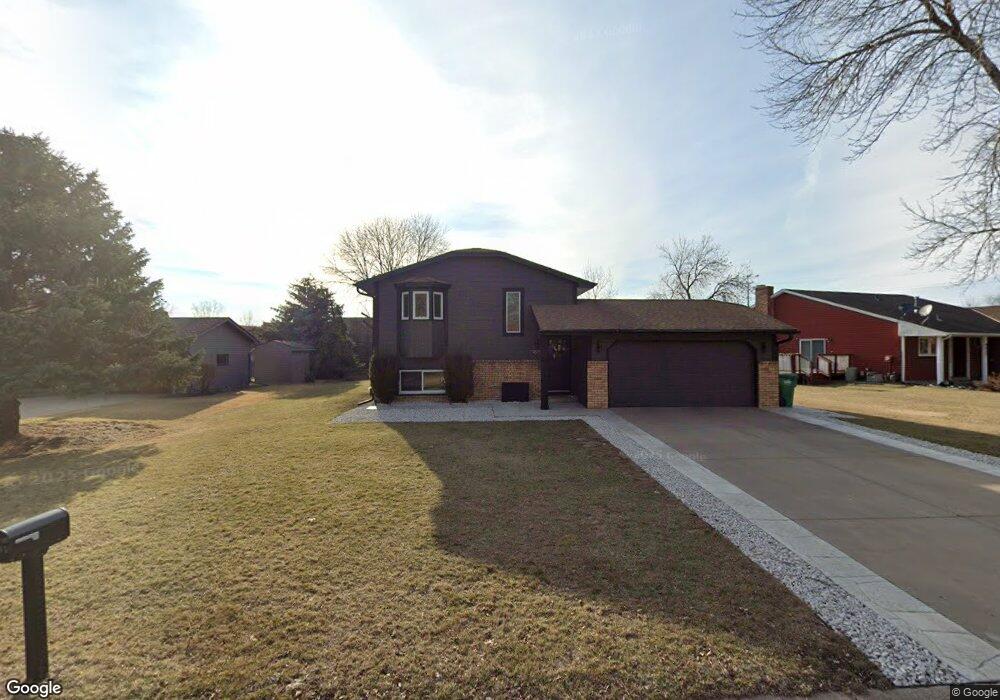 9615 Ximines Ln N, Maple Grove, MN 55369 - photo 1