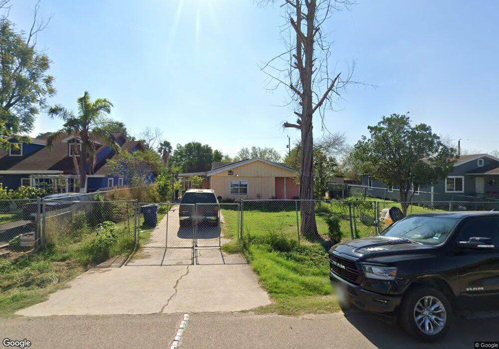 1722 S De la Rosa Dr, Donna, TX 78537 - photo 1