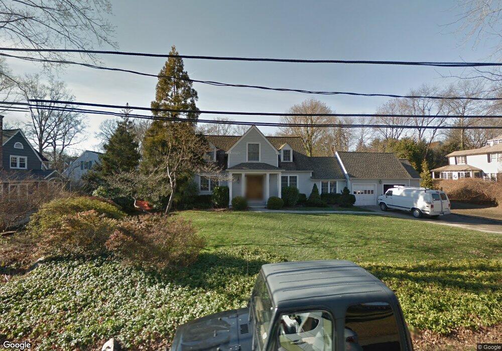 8 Meadow Rd, Riverside, CT 06878 - photo 1