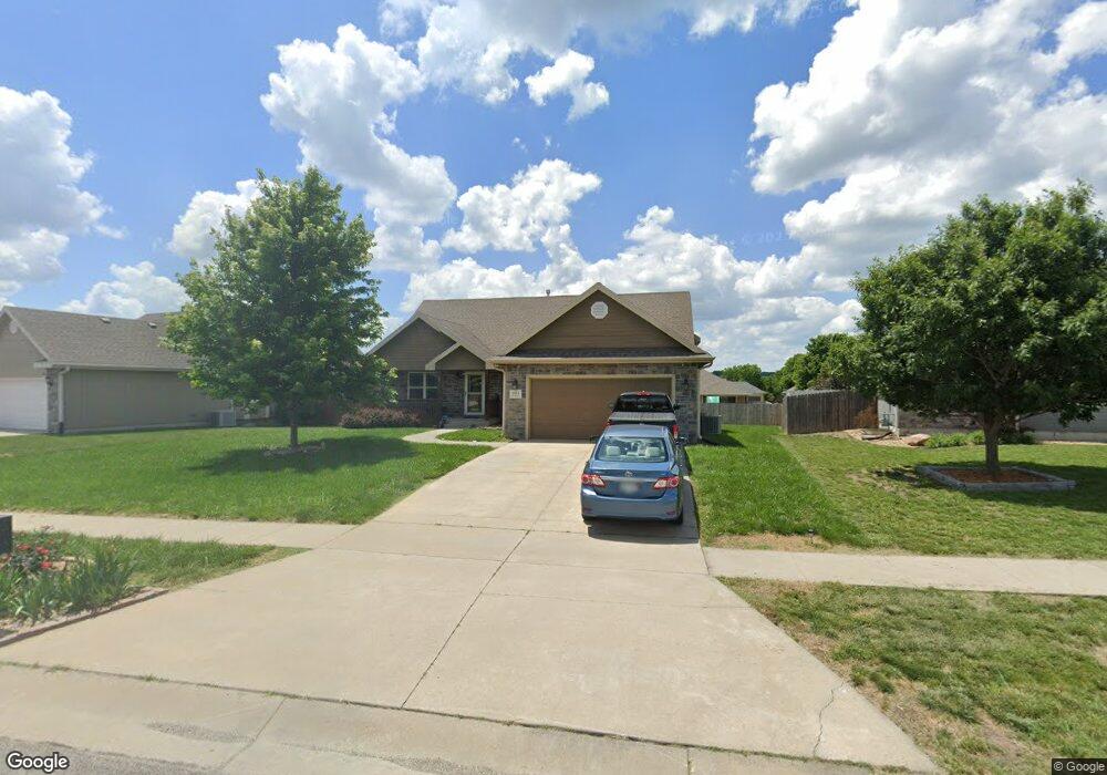 4319 SW Misty Harbor Dr, Topeka, KS 66610 - photo 1