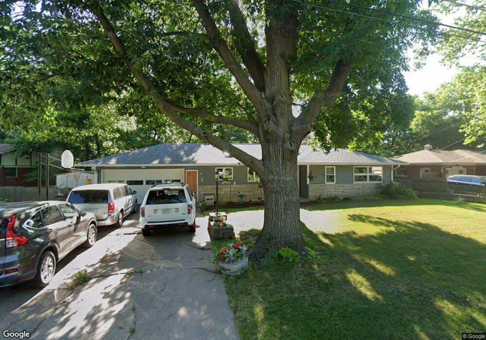 1711 Monterey Ct, Bettendorf, IA 52722 - photo 1