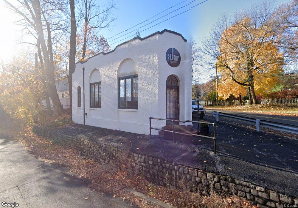 673 Ridgewood Rd unit 1, Millburn, NJ 07041 - photo 1