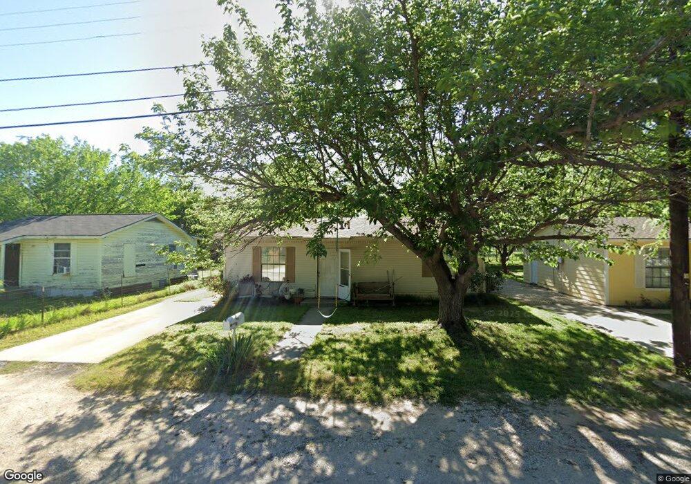 709 S Taylor St, Gainesville, TX 76240 - photo 1