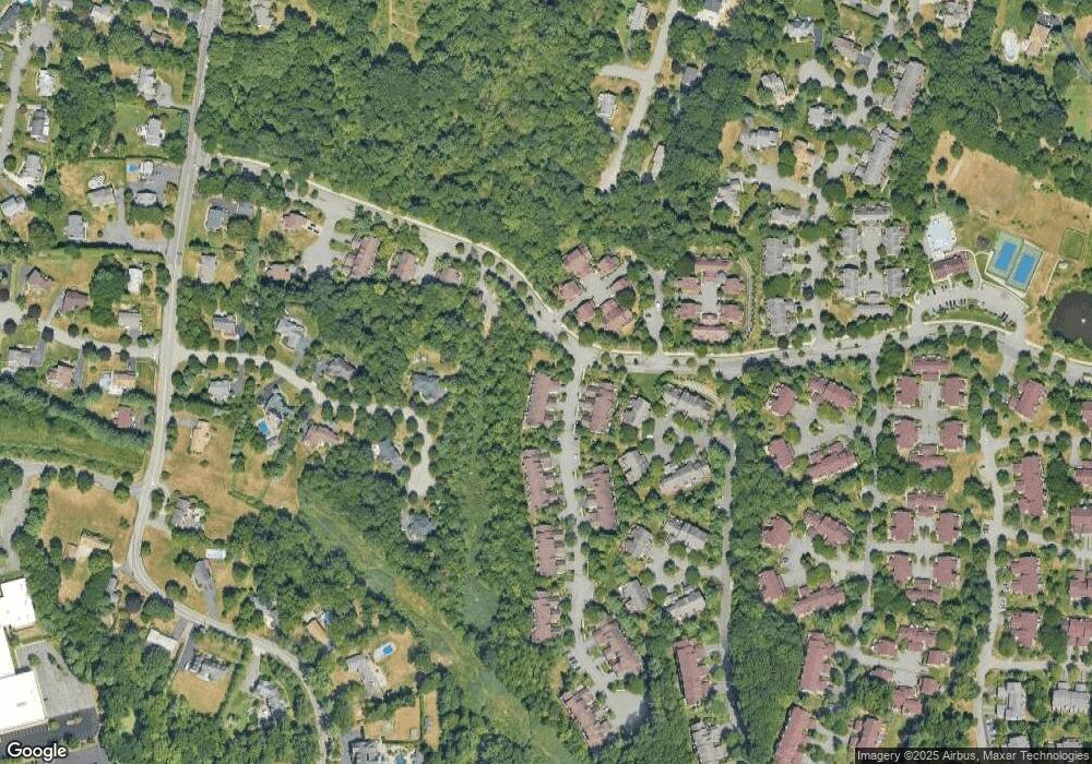 267 Westervelt Ln, Mahwah, NJ 07430 - photo 1