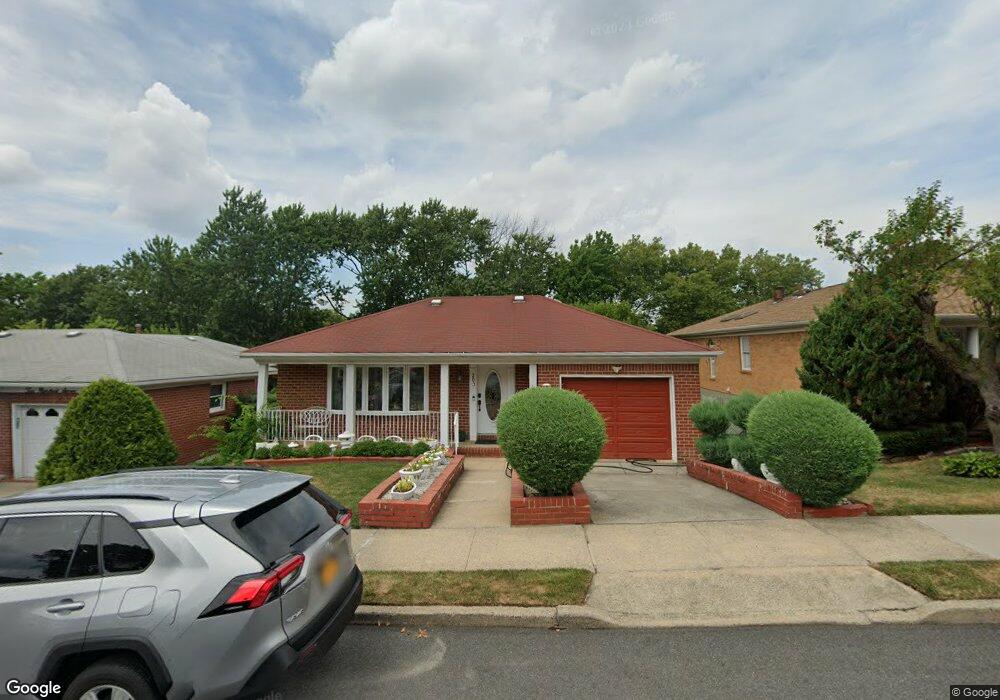 203 Benedict Ave, Staten Island, NY 10314 - photo 1