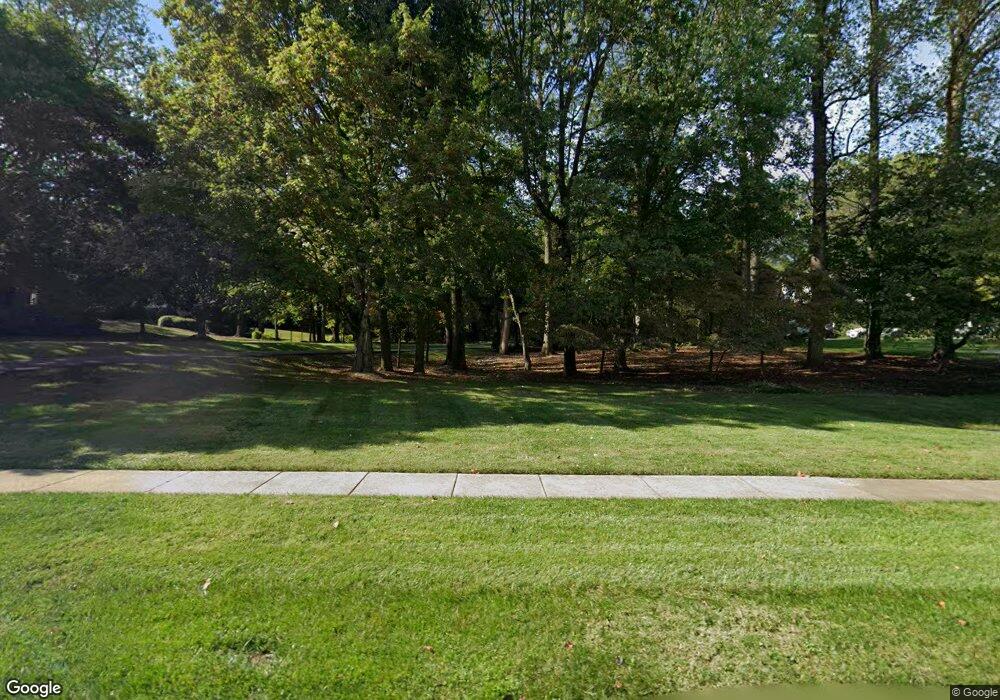 8521 Country Club Dr, Bethesda, MD 20817 - photo 1