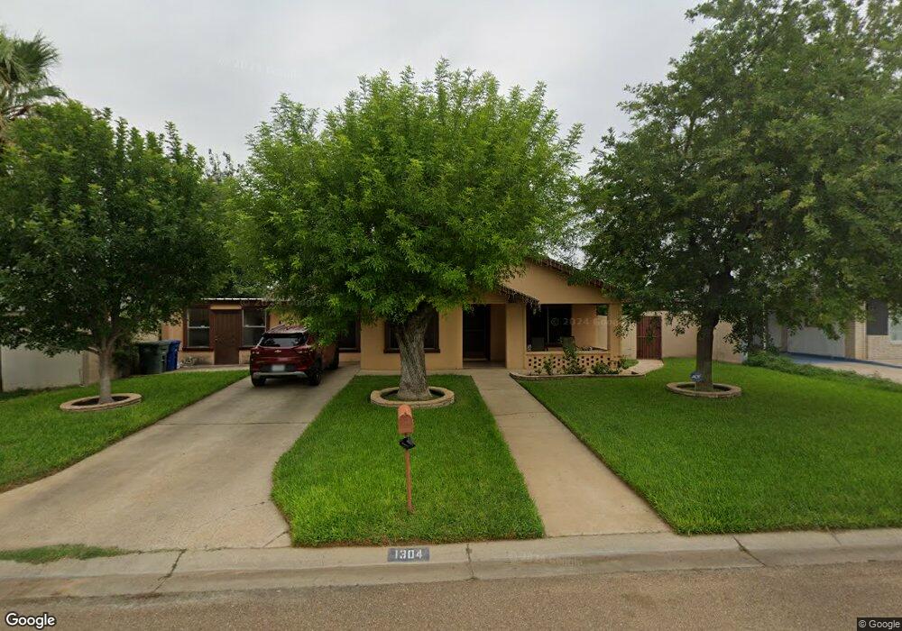 1304 Greenway Ln, Laredo, TX 78041 - photo 1