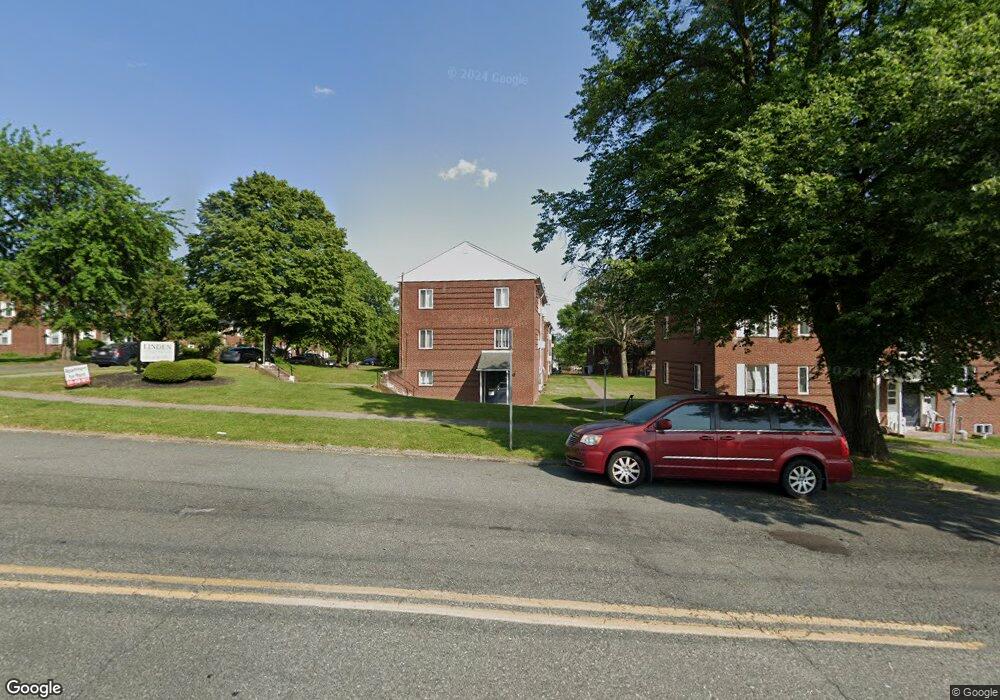 900 N Hanover St unit E-8, Pottstown, PA 19464 - photo 1