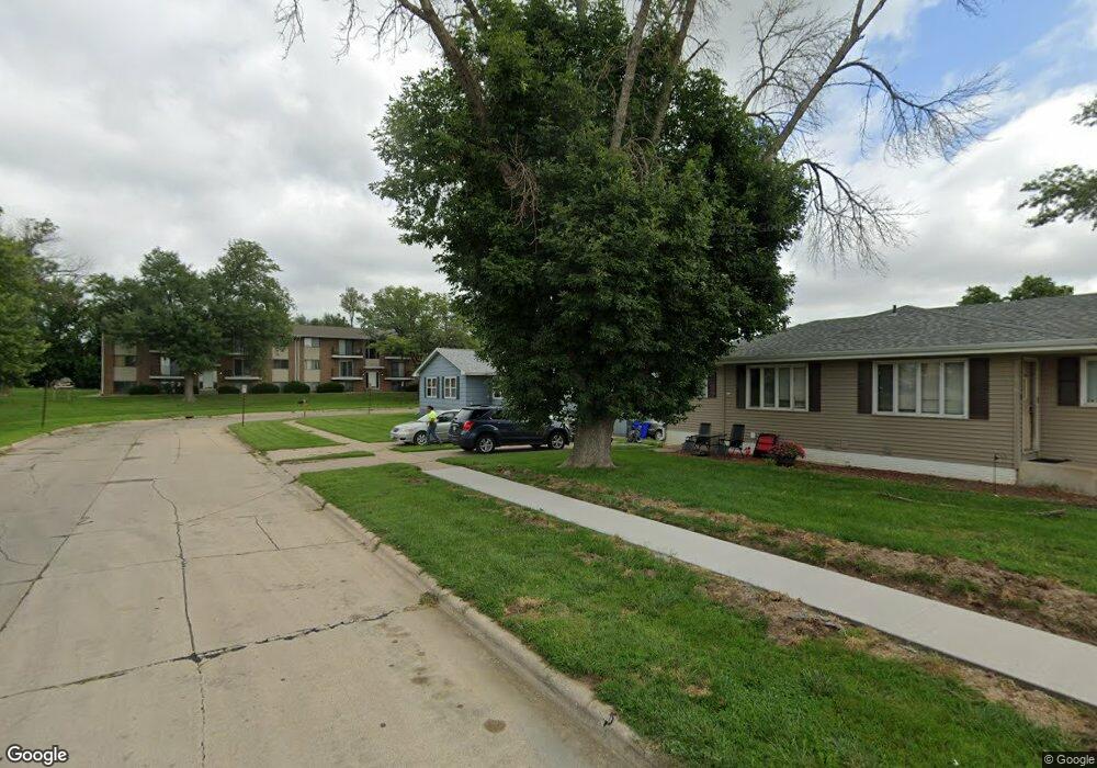 2207 Kenrich Dr SW, Cedar Rapids, IA 52404 - photo 1