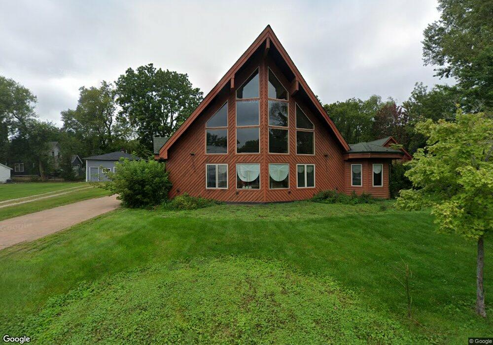 530 Mill St, Fontana, WI 53125 - photo 1