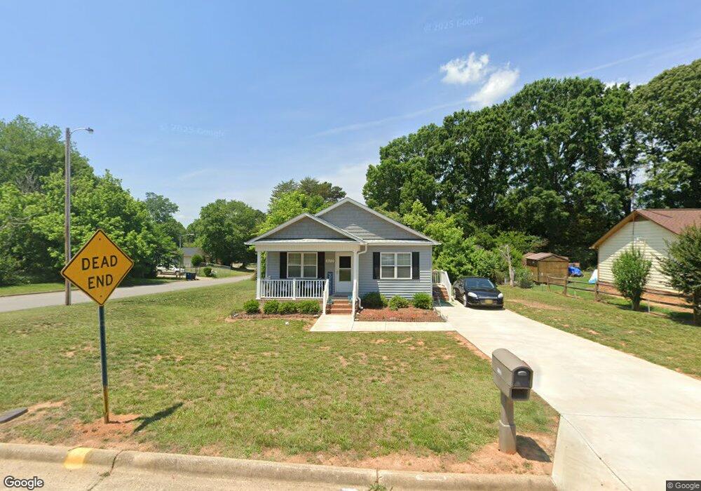 1132 Mclaughlin St, Statesville, NC 28677 - photo 1