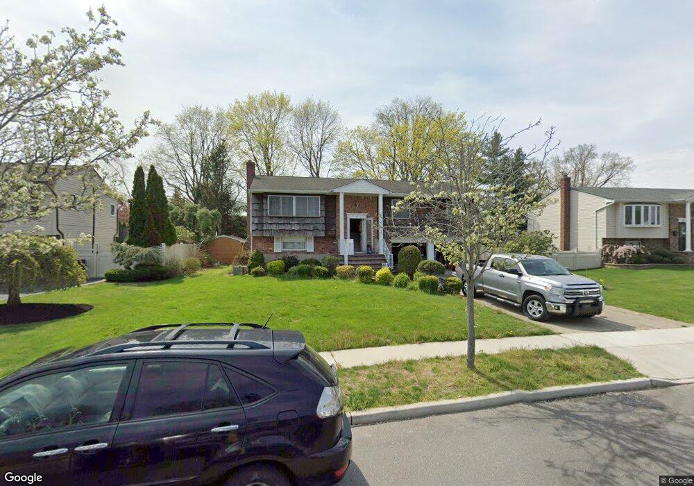 12 Splitrail Place, ComMacK, NY 11725 - photo 1