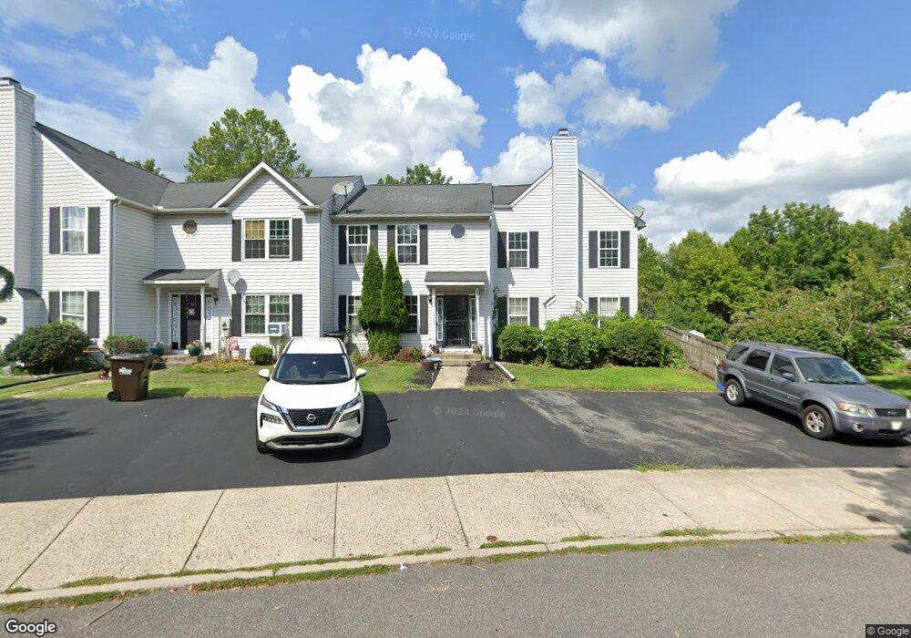 945 Ramblewood Ln, Freemansburg, PA 18017 - photo 1