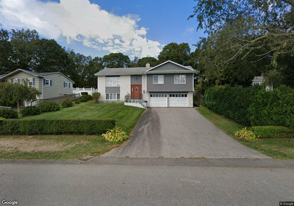 27 W Vine St, Pawcatuck, CT 06379 - photo 1