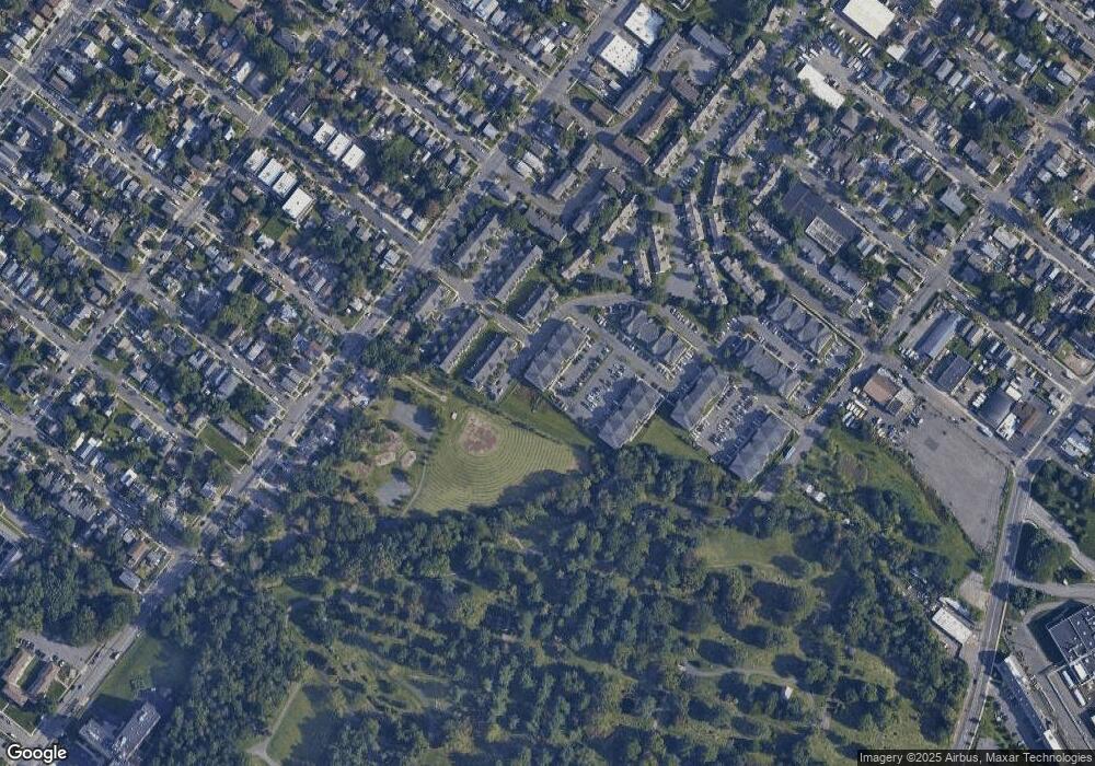 717 Cedar Ct, New Brunswick, NJ 08901 - photo 1