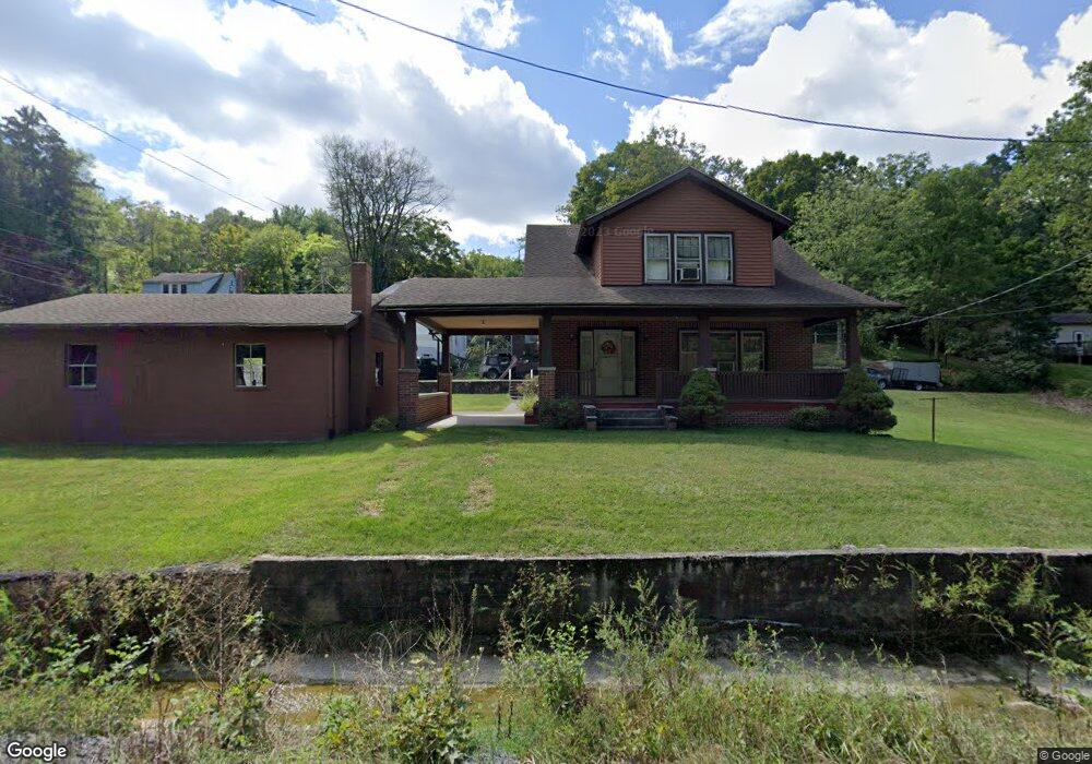 314 Biser St, Berkeley Springs, WV 25411 - photo 1